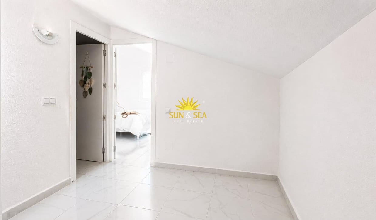 2 slaapkamer Bungalow te koop in Torrevieja - € 99.900 (Ref: 10021638)