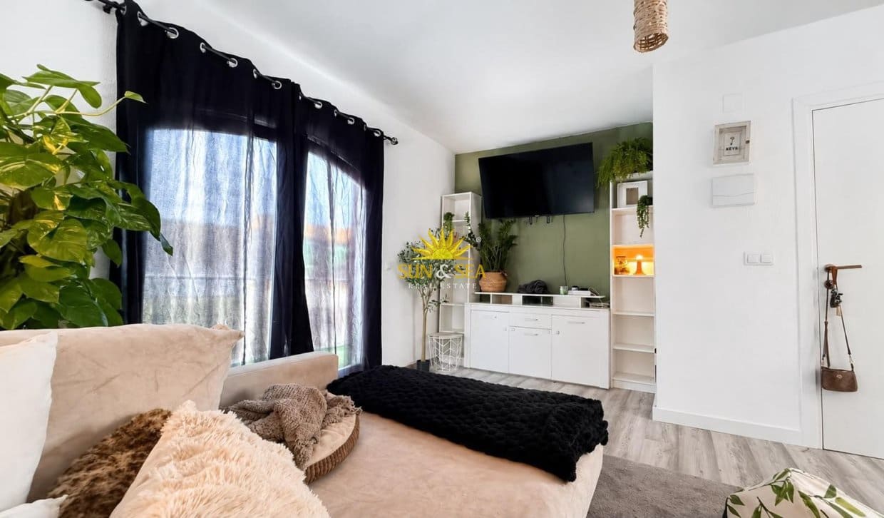 2 slaapkamer Bungalow te koop in Torrevieja - € 99.900 (Ref: 10021638)