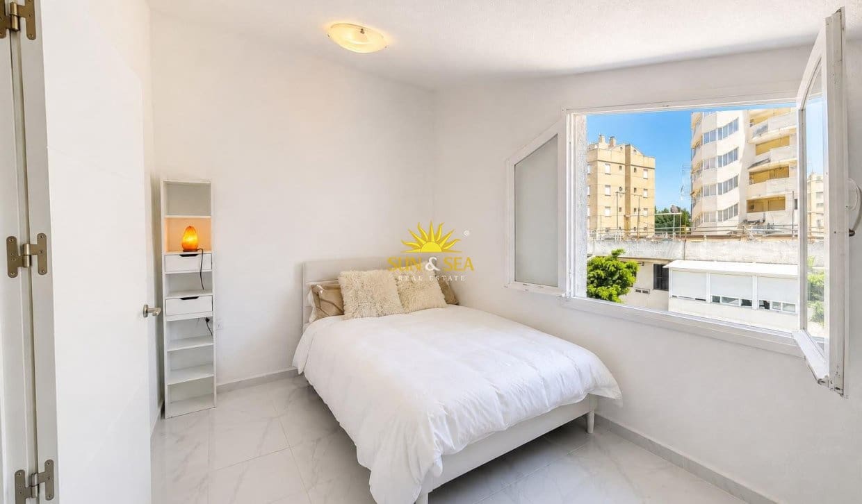 2 slaapkamer Bungalow te koop in Torrevieja - € 99.900 (Ref: 10021638)