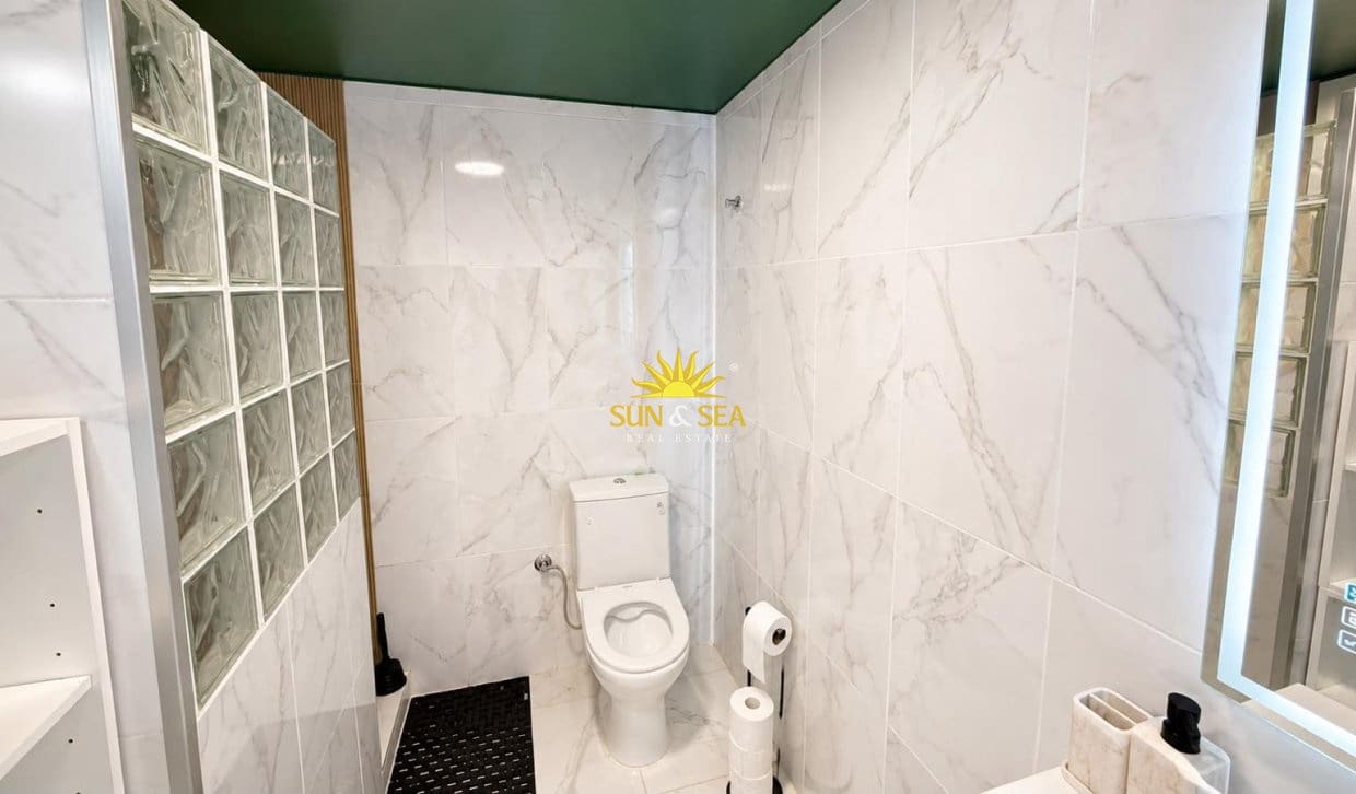 2 slaapkamer Bungalow te koop in Torrevieja - € 99.900 (Ref: 10021638)