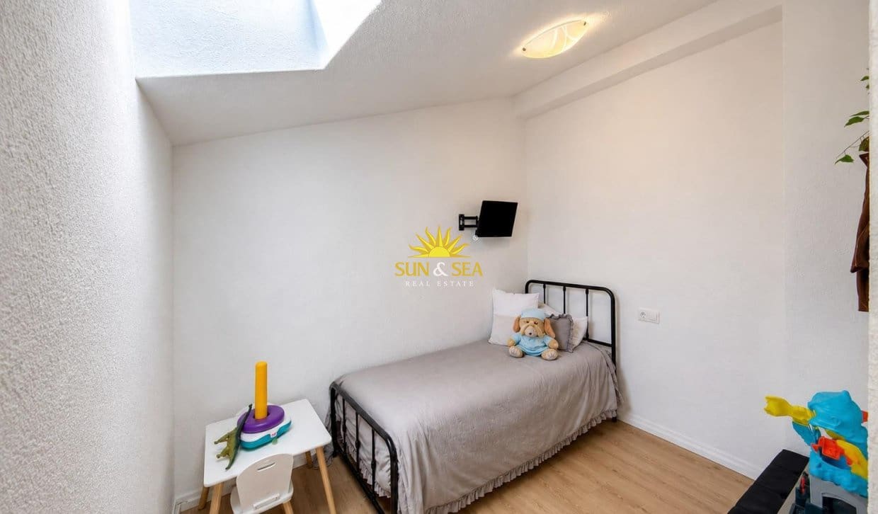 2 slaapkamer Bungalow te koop in Torrevieja - € 99.900 (Ref: 10021638)