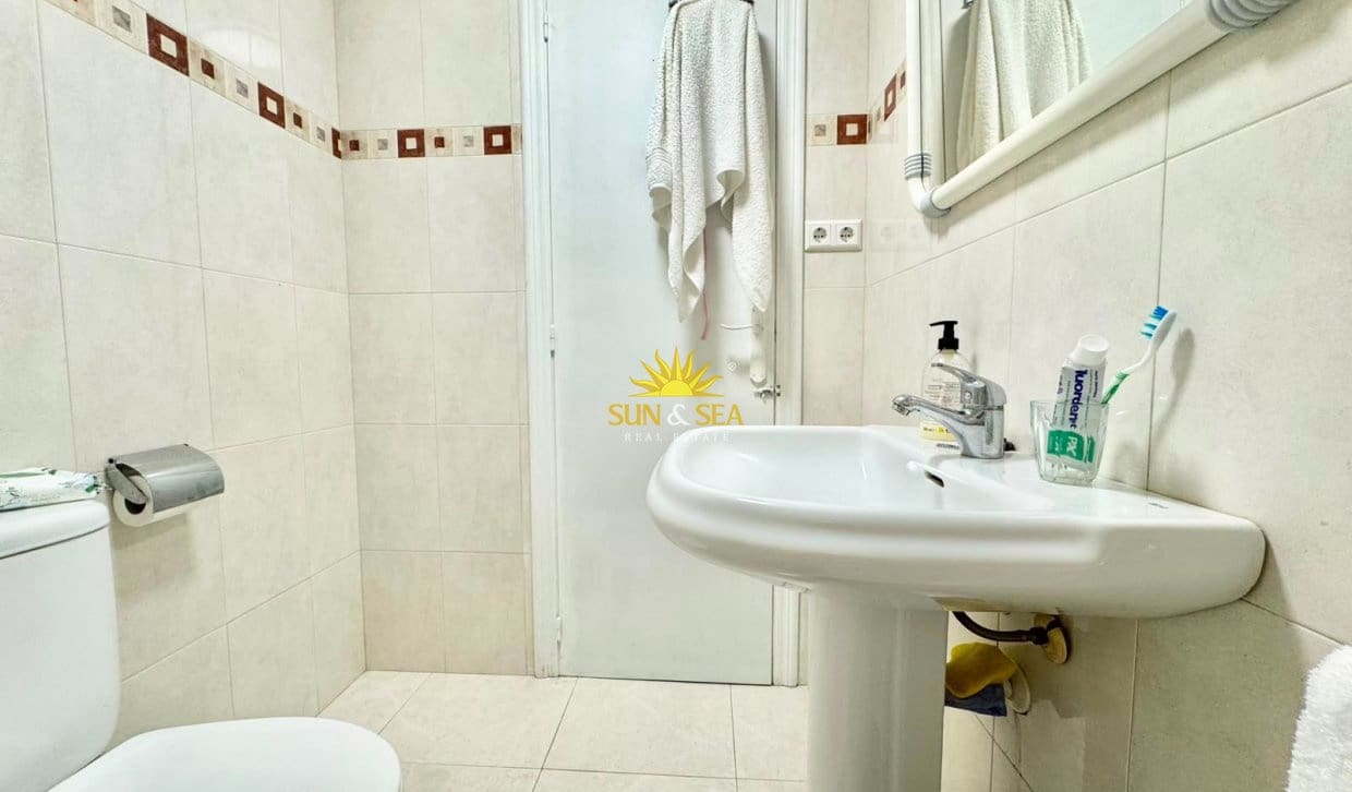 Apartamento de 1 habitación en Guardamar del Segura en alquiler vacacional - 500 € (Ref: 10021725)