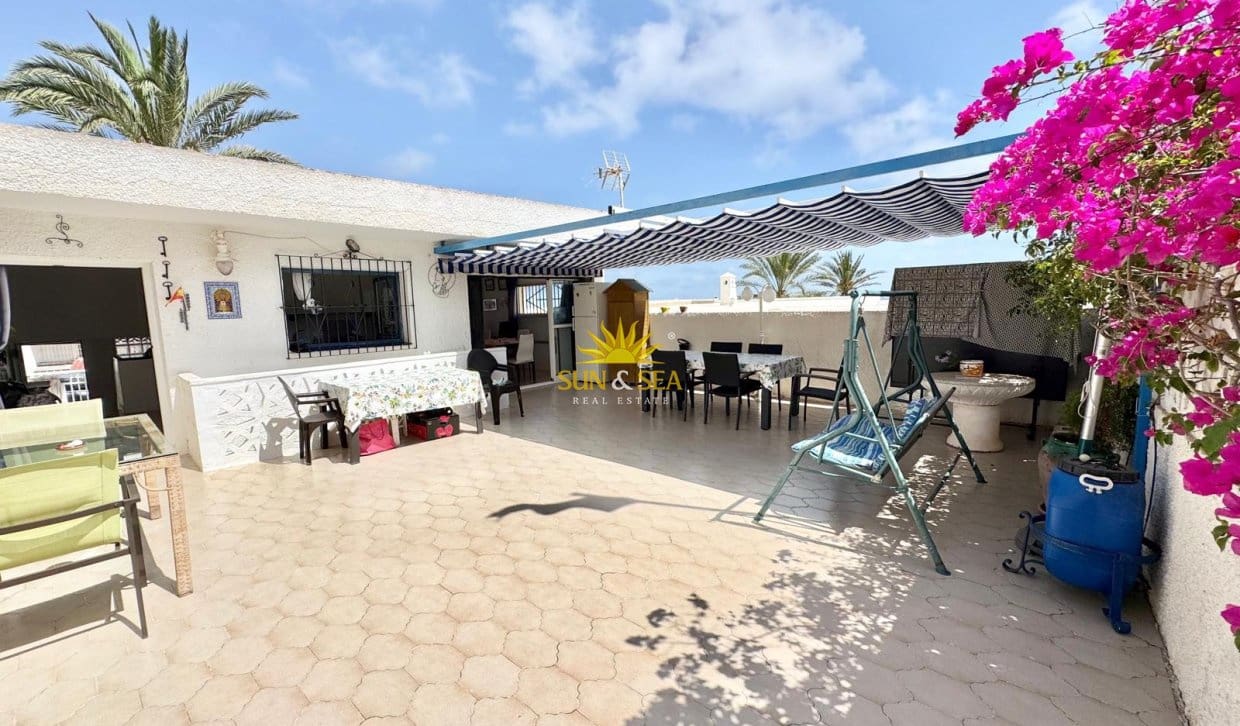 6 bedroom Villa for holiday rental in Torrevieja with garage - € 1,250 (Ref: 10022955)