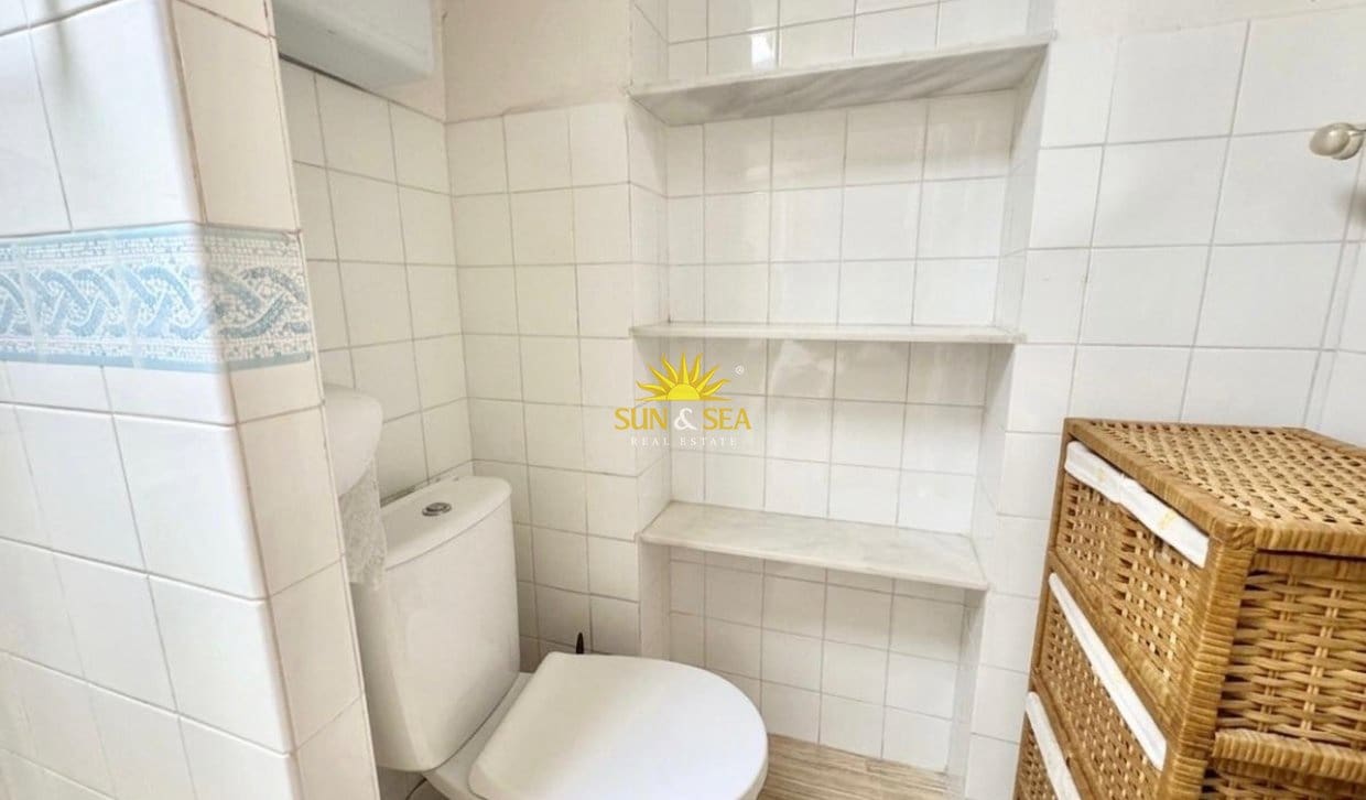 6 bedroom Villa for holiday rental in Torrevieja with garage - € 1,250 (Ref: 10022955)