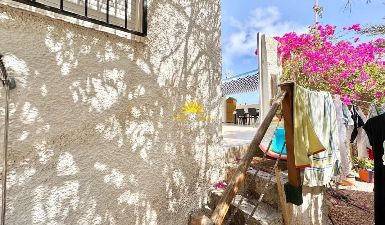 6 bedroom Villa for holiday rental in Torrevieja with garage - € 1,250 (Ref: 10022955)