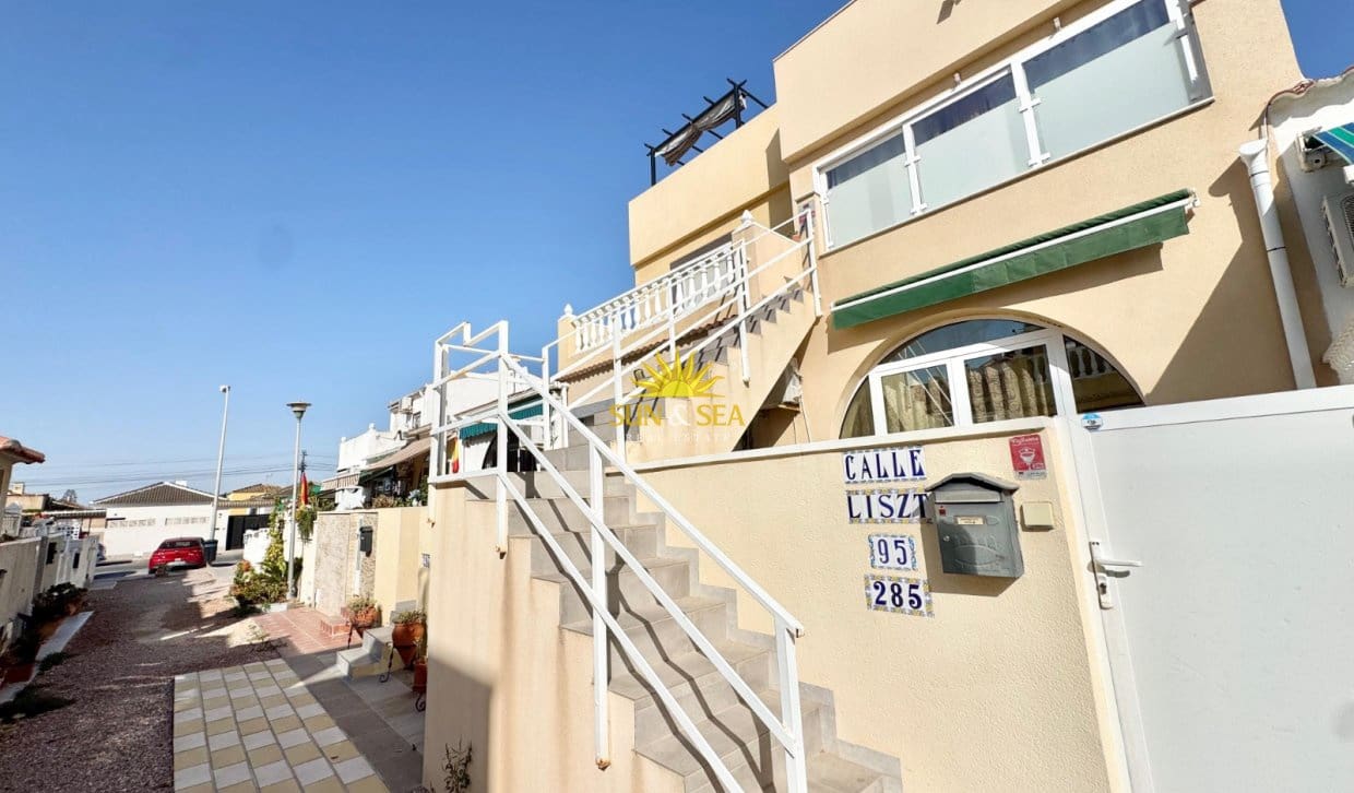 1 soveværelse Byhus til leje i Torrevieja - € 890 (Ref: 10023155)