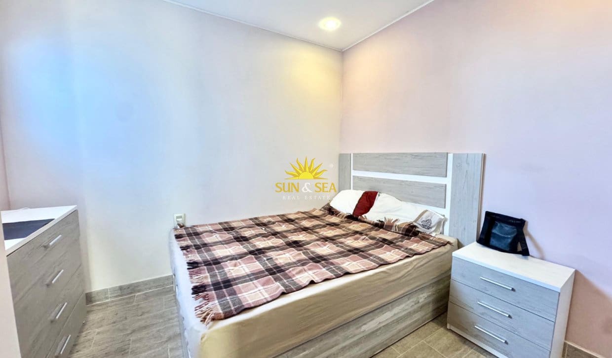 1 soveværelse Byhus til leje i Torrevieja - € 890 (Ref: 10023155)