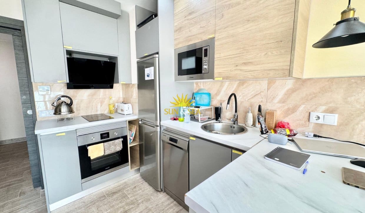 1 soveværelse Byhus til leje i Torrevieja - € 890 (Ref: 10023155)