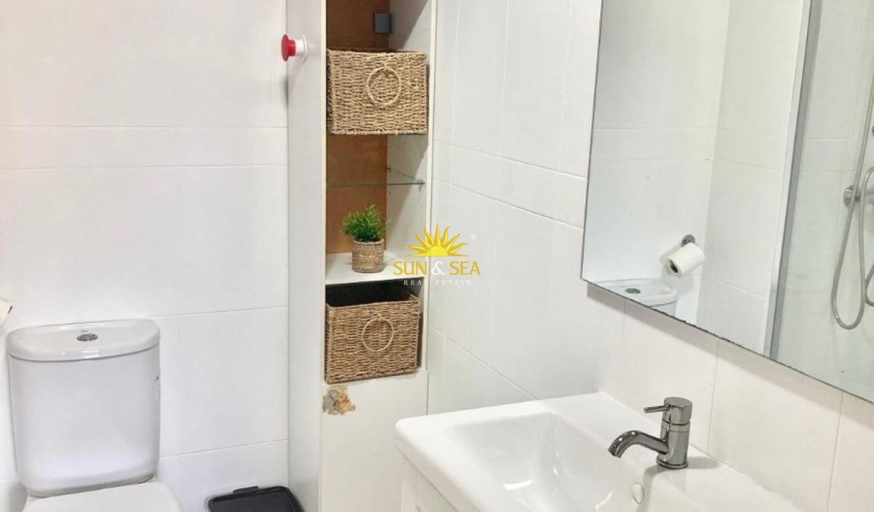 Apartamento de 3 habitaciones en Alicante / Alacant ciudad en alquiler con garaje - 1.350 € (Ref: 10023156)