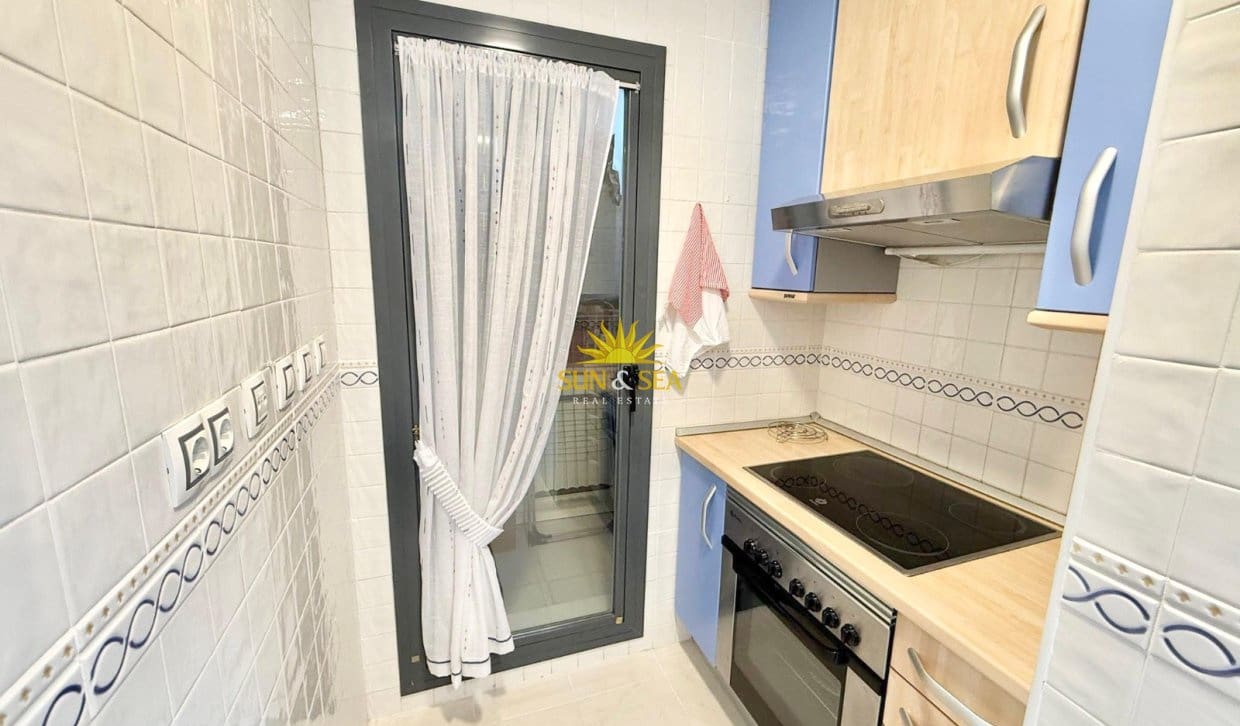 Apartamento de 2 habitaciones en Benidorm en alquiler vacacional con garaje - 1.550 € (Ref: 10023157)