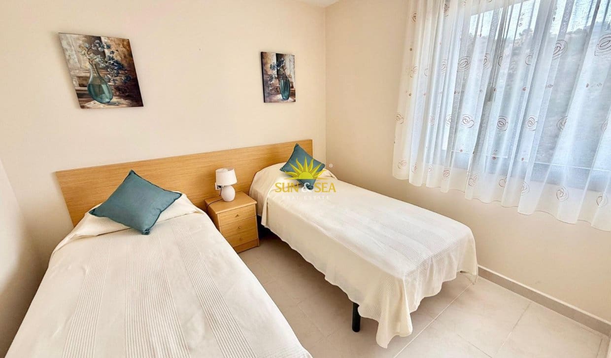 Apartamento de 2 habitaciones en Benidorm en alquiler vacacional con garaje - 1.550 € (Ref: 10023157)