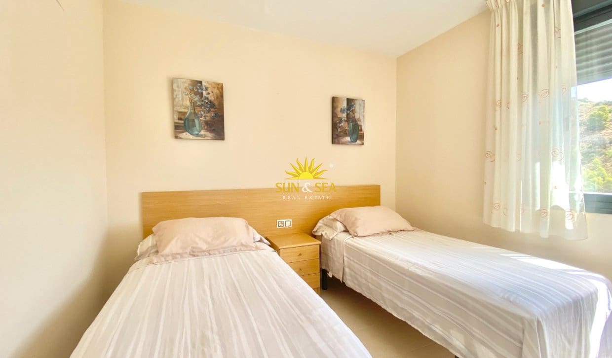 2 quarto Apartamento para arrendamento para férias em Benidorm com Garagem - 1 550 € (Ref: 10023157)