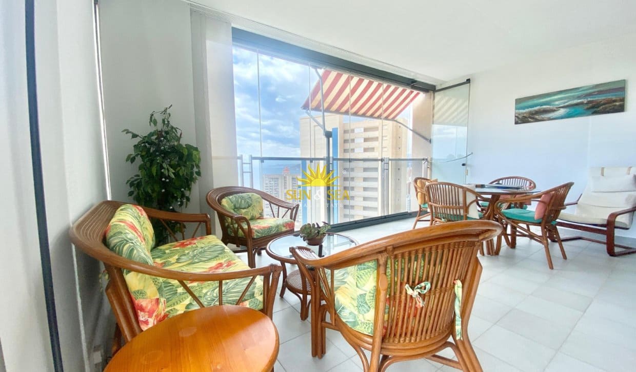 2 quarto Apartamento para arrendamento para férias em Benidorm com Garagem - 1 550 € (Ref: 10023157)