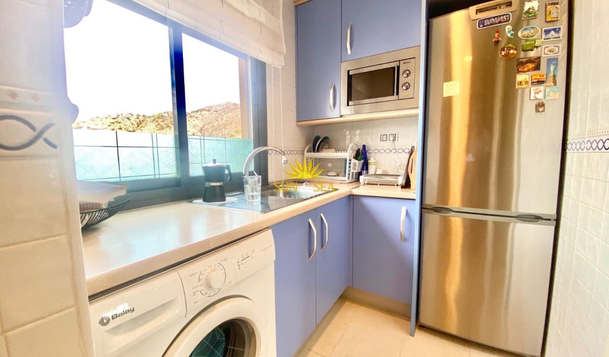 2 quarto Apartamento para arrendamento para férias em Benidorm com Garagem - 1 550 € (Ref: 10023157)