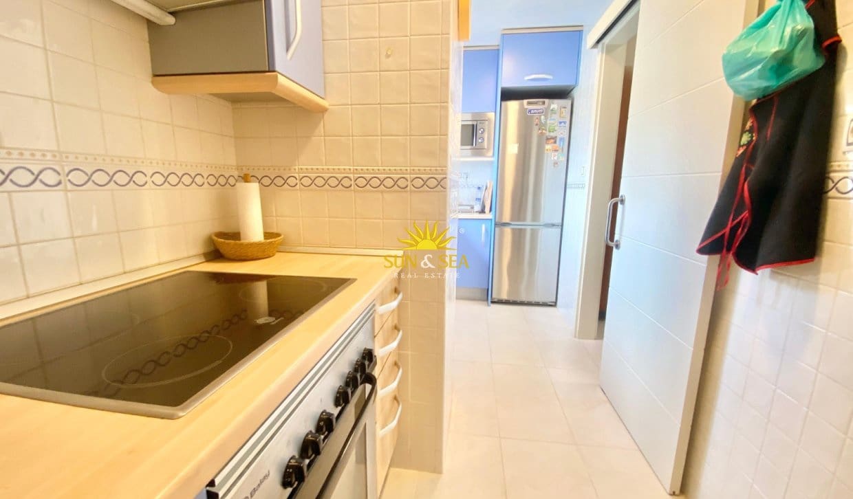 2 quarto Apartamento para arrendamento para férias em Benidorm com Garagem - 1 550 € (Ref: 10023157)