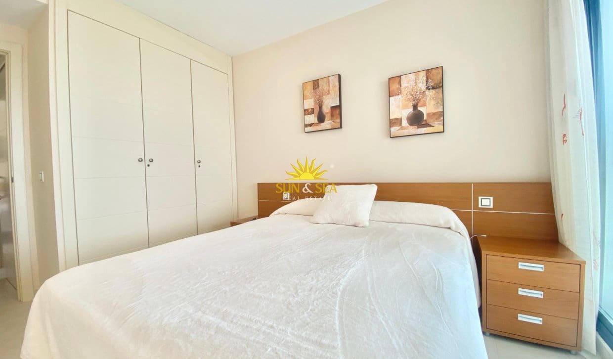 2 quarto Apartamento para arrendamento para férias em Benidorm com Garagem - 1 550 € (Ref: 10023157)