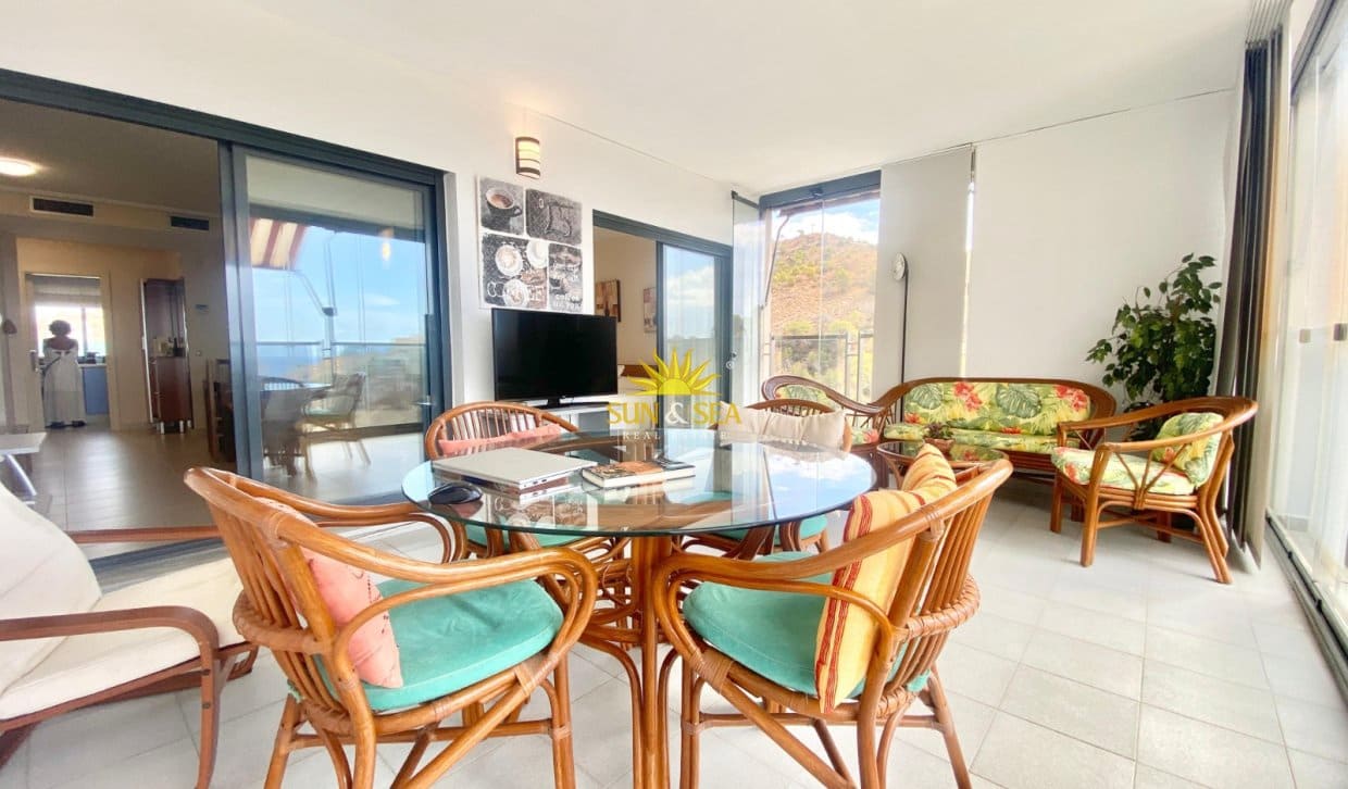 2 quarto Apartamento para arrendamento para férias em Benidorm com Garagem - 1 550 € (Ref: 10023157)
