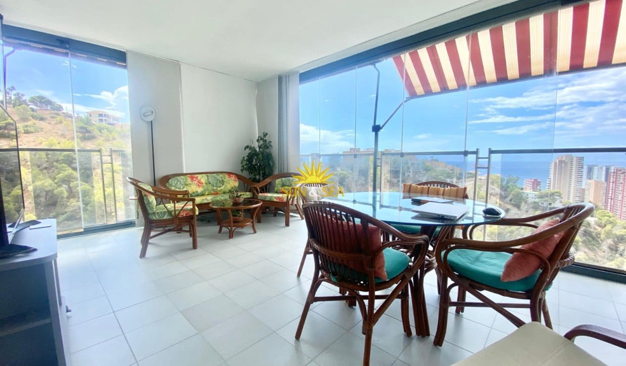 2 quarto Apartamento para arrendamento para férias em Benidorm com Garagem - 1 550 € (Ref: 10023157)