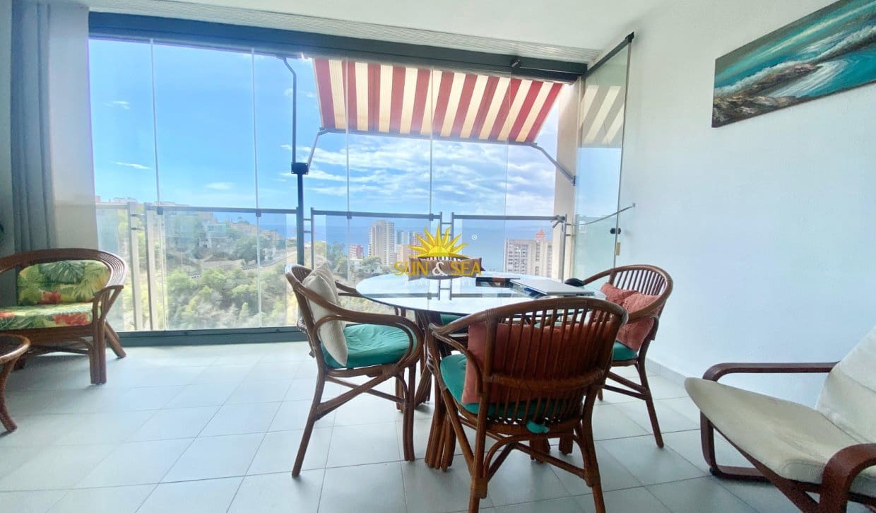 2 quarto Apartamento para arrendamento para férias em Benidorm com Garagem - 1 550 € (Ref: 10023157)