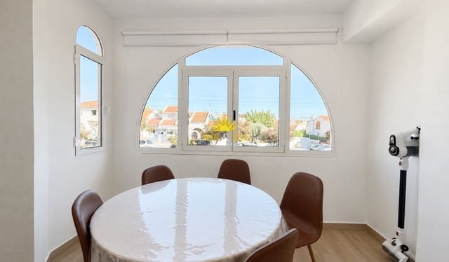2 soverom Leilighet til leie i Avenida Habaneras - Curva de Palangre, Torrevieja med svømmebasseng garasje - € 950 (Ref: 10023228)