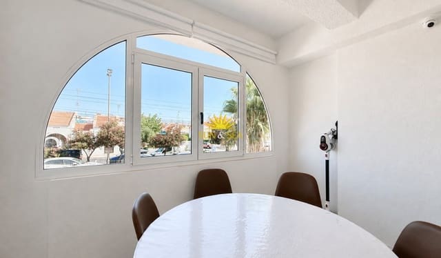 2 soverom Leilighet til leie i Avenida Habaneras - Curva de Palangre, Torrevieja med svømmebasseng garasje - € 950 (Ref: 10023228)