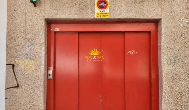 Garasje til leie i Centro - Muelle Pesquero, Torrevieja - € 100 (Ref: 10023286)