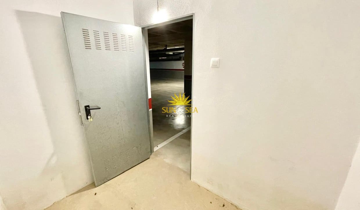 1 bedroom Apartment for rent in Los Alcazares with pool - € 1,100 (Ref: 10023364)