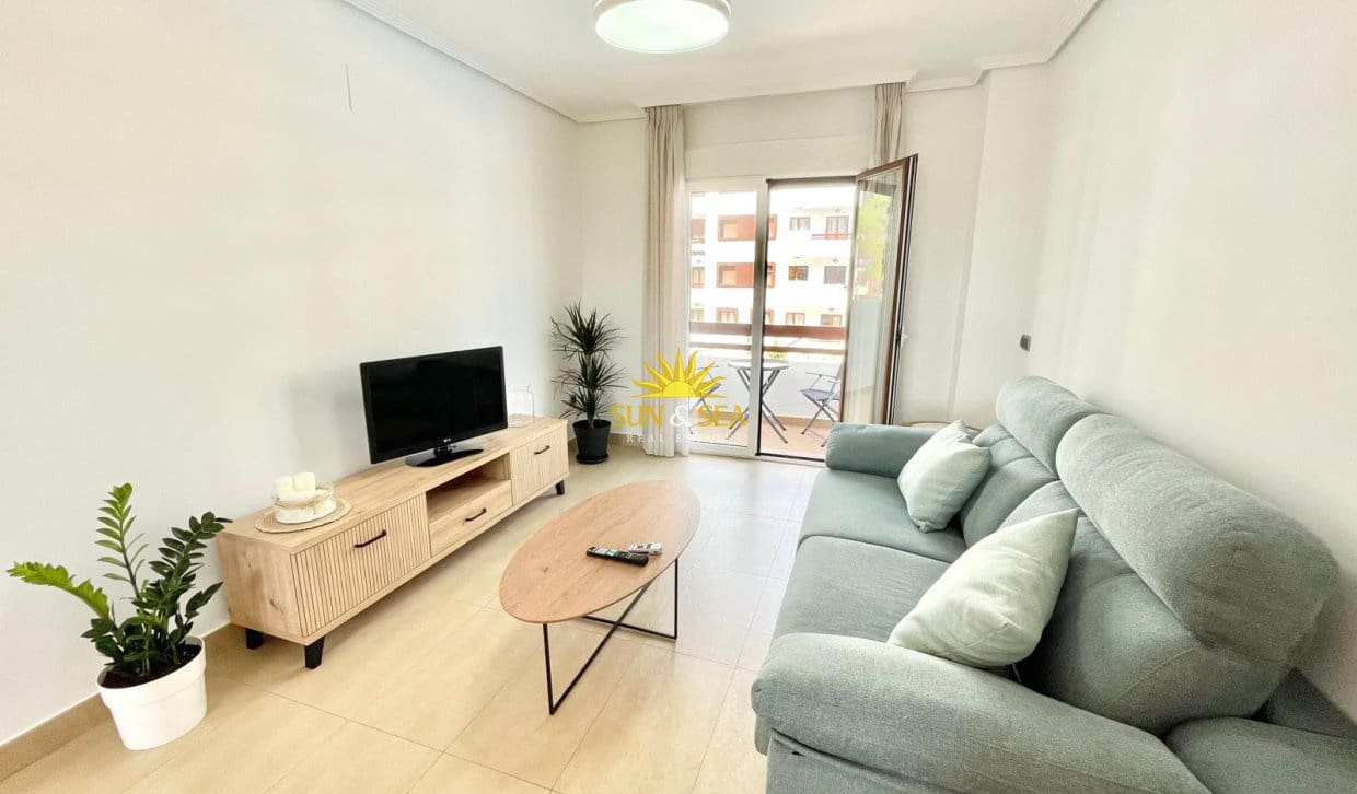 1 bedroom Apartment for rent in Los Alcazares with pool - € 1,100 (Ref: 10023364)