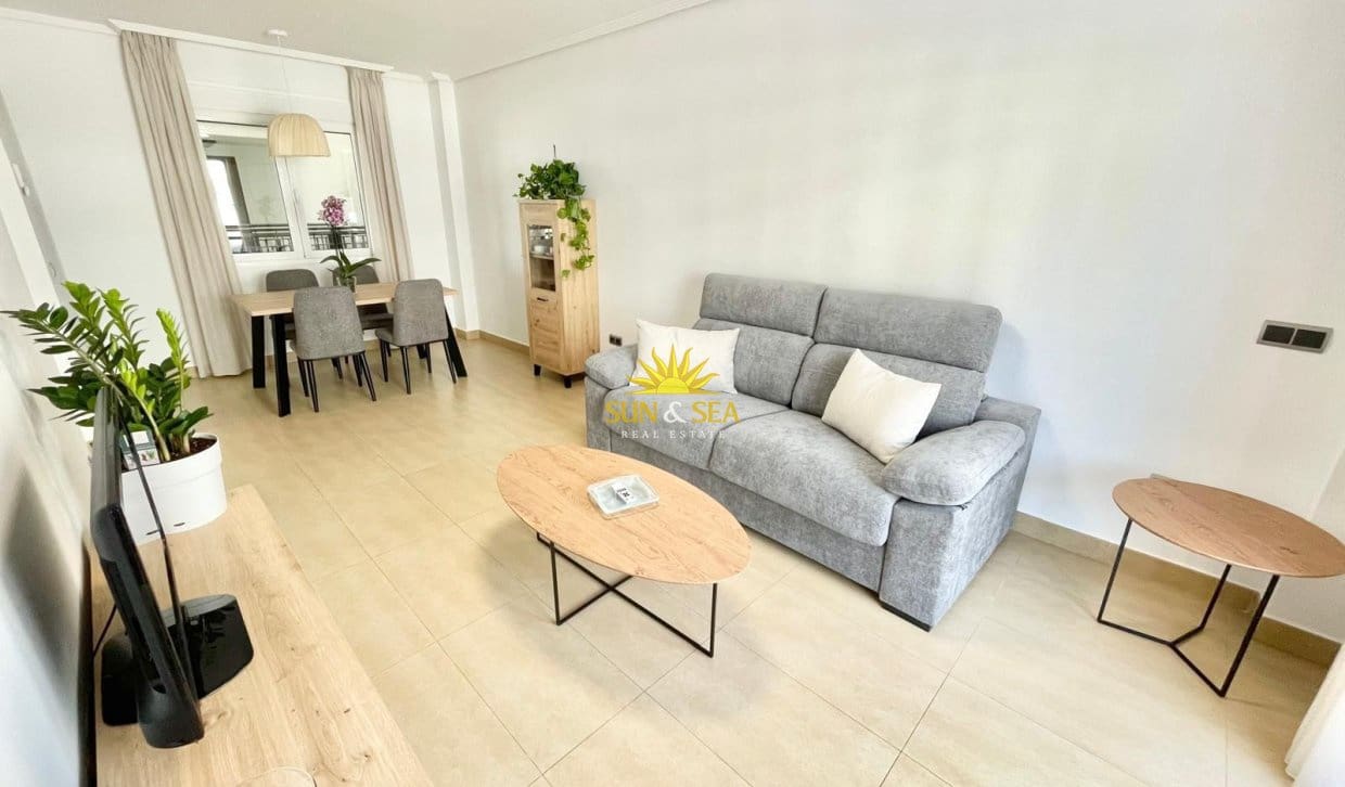 1 soveværelse Lejlighed til leje i Los Alcazares med swimmingpool - € 1.100 (Ref: 10024453)