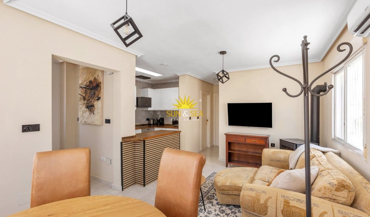 3 quarto Moradia para arrendar em Torrevieja com piscina - 1 650 € (Ref: 10024605)