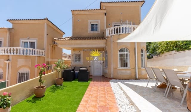 3 slaapkamer Villa te huur in Torrevieja - € 1.650 (Ref: 10024605)
