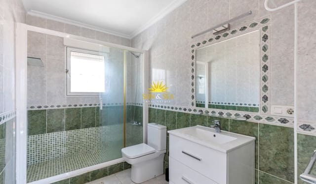3 slaapkamer Villa te huur in Torrevieja - € 1.650 (Ref: 10024605)