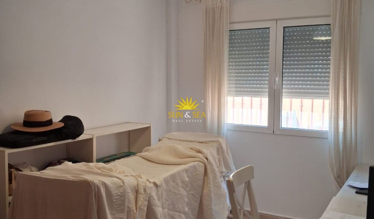 4 slaapkamer Huis te koop in Los Alcazares met zwembad garage - € 239.000 (Ref: 10026002)