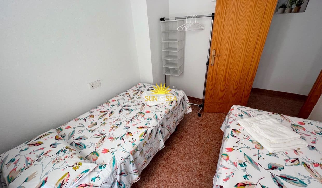 2 sovrum Lägenhet att hyra i Torrevieja med pool - 875 € (Ref: 10026178)