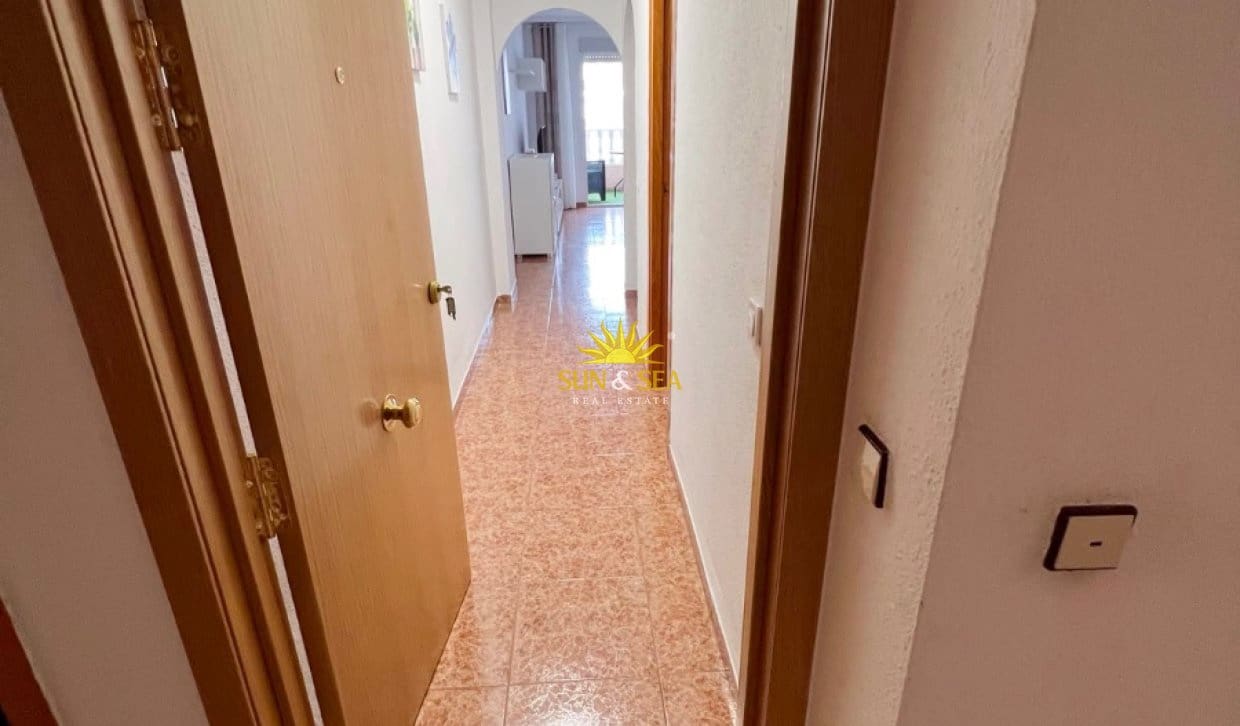 2 sovrum Lägenhet att hyra i Torrevieja med pool - 875 € (Ref: 10026178)