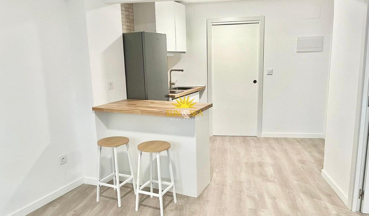 Appartement de 1 chambre à louer à El Campello - 950 € (Ref: 10026506)