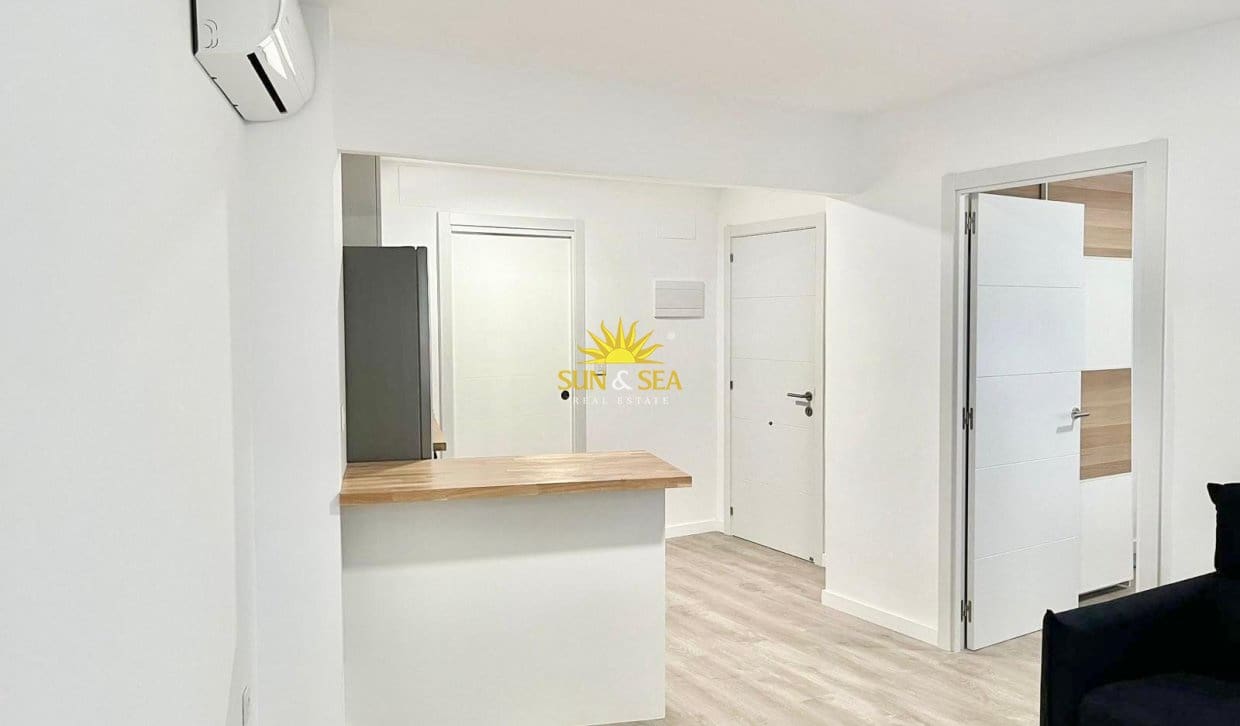 Appartement de 1 chambre à louer à El Campello - 950 € (Ref: 10026506)