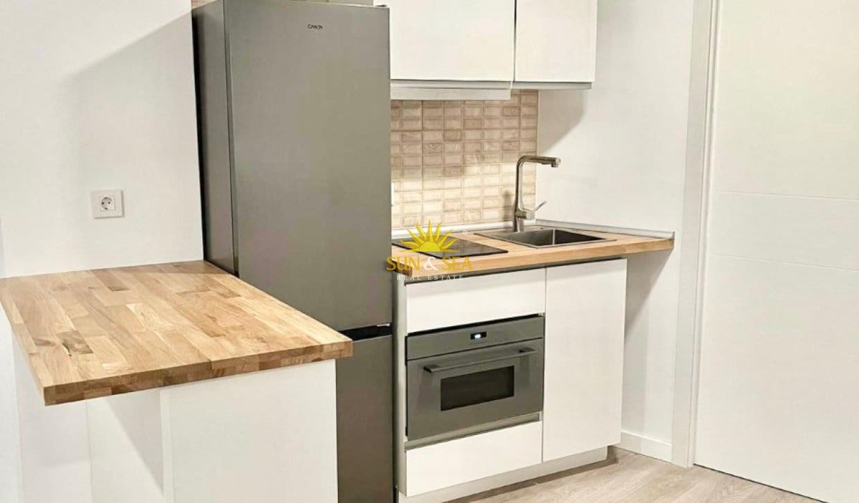 Appartement de 1 chambre à louer à El Campello - 950 € (Ref: 10026506)