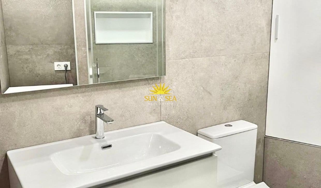 Appartement de 1 chambre à louer à El Campello - 950 € (Ref: 10026506)