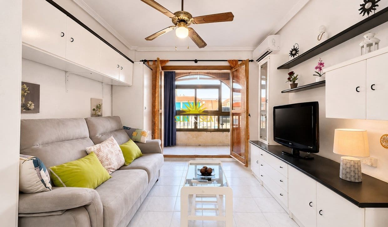 1 bedroom Studio for rent in La Mata with pool - € 650 (Ref: 10026580)