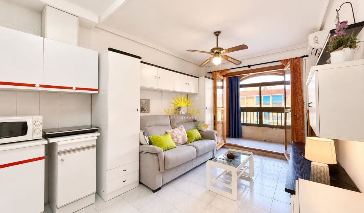 1 bedroom Studio for rent in La Mata with pool - € 650 (Ref: 10026580)