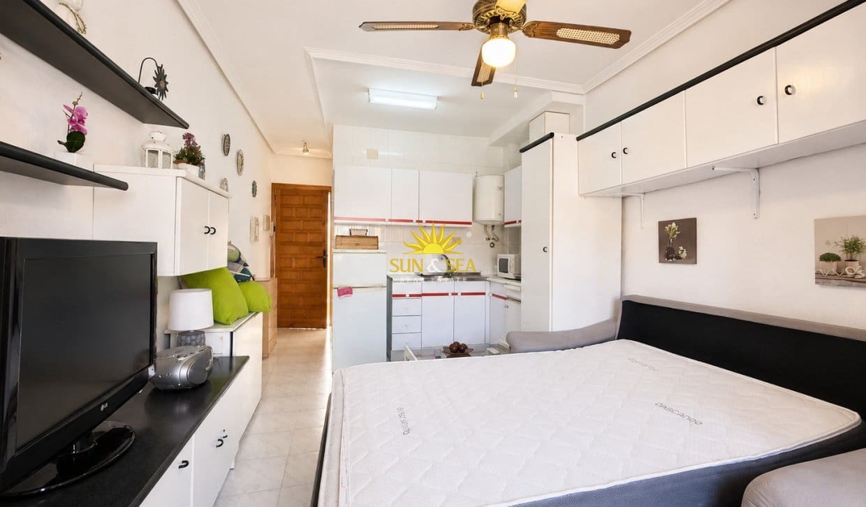 1 bedroom Studio for rent in La Mata with pool - € 650 (Ref: 10026580)