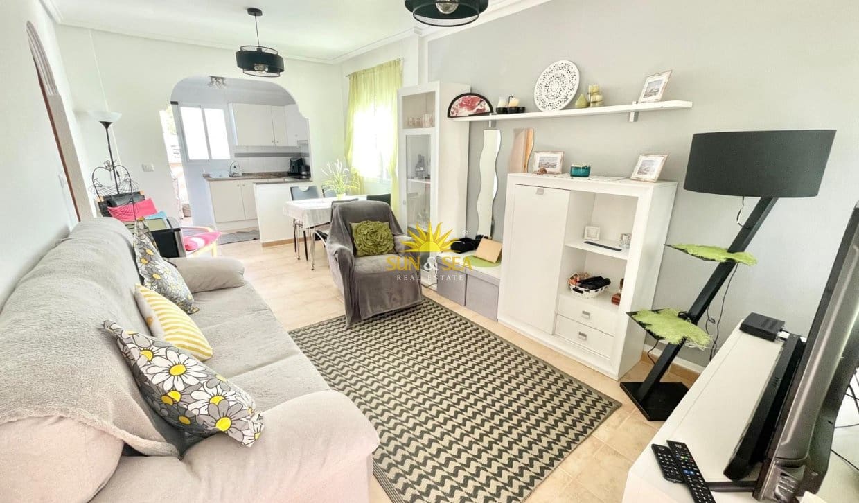 Maison de Ville de 2 chambres à louer à Pinar de Campoverde avec piscine - 1 100 € (Ref: 10029537)