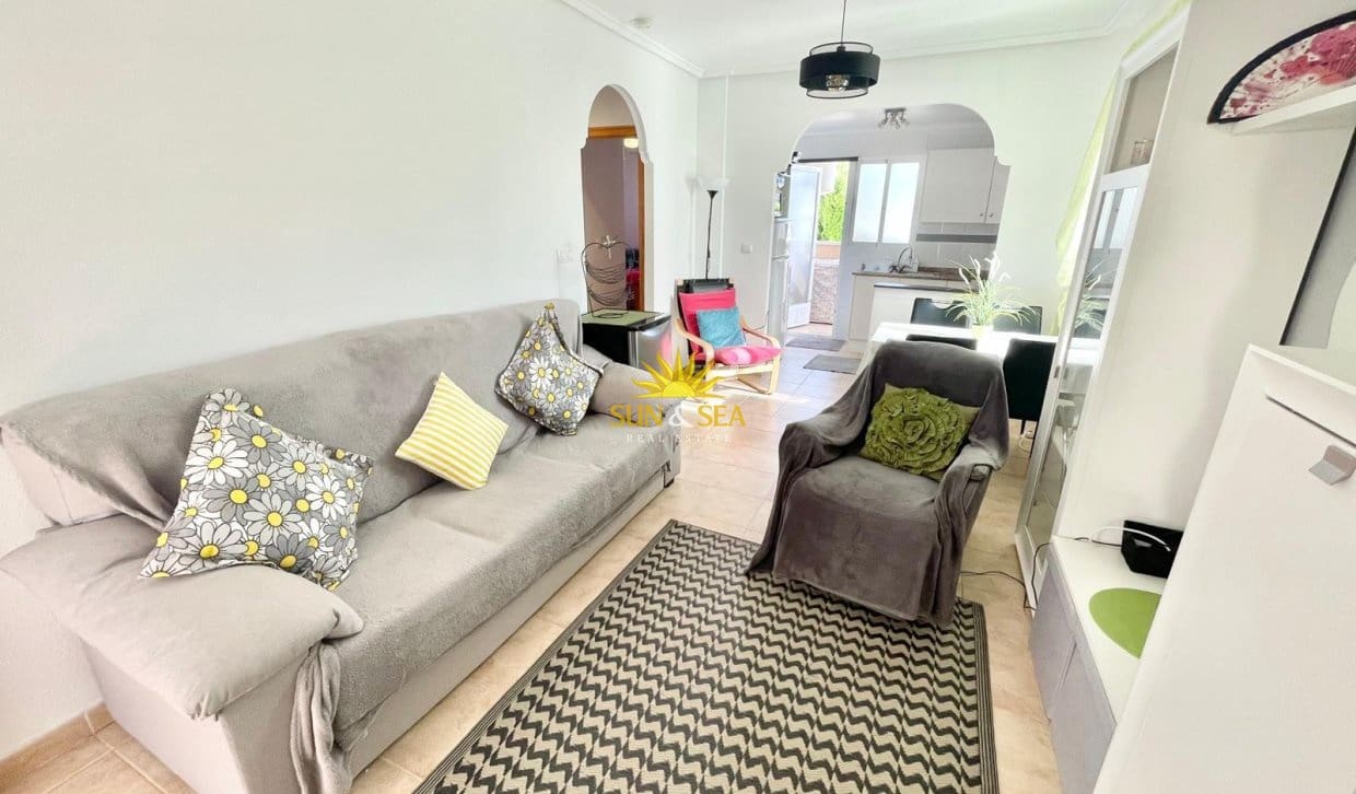 Maison de Ville de 2 chambres à louer à Pinar de Campoverde avec piscine - 1 100 € (Ref: 10029537)