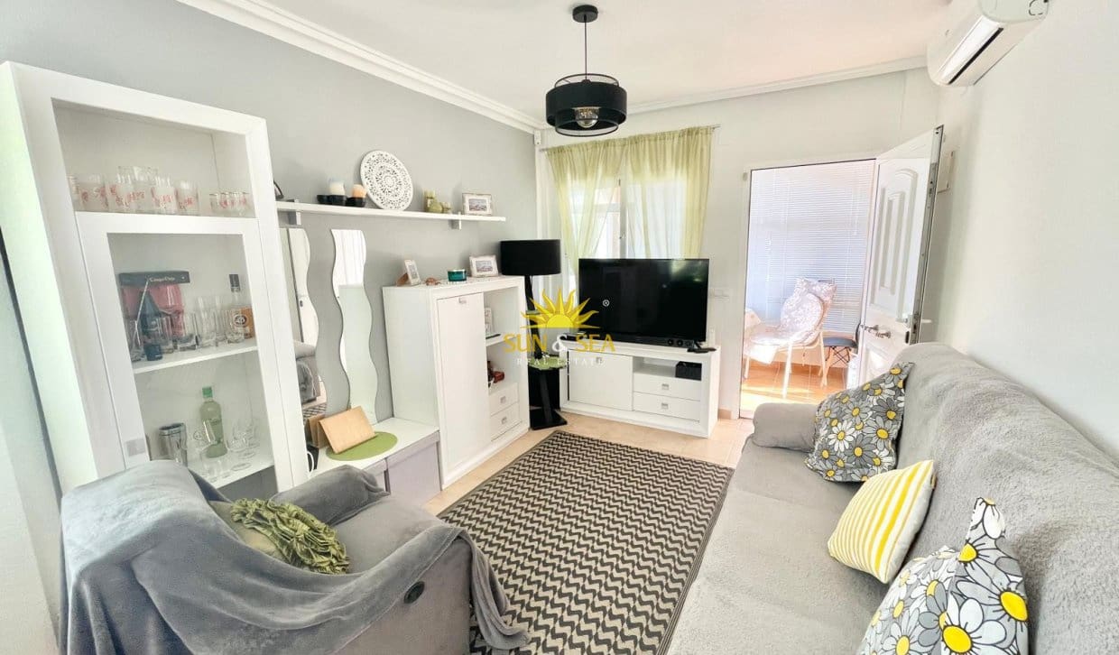 Maison de Ville de 2 chambres à louer à Pinar de Campoverde avec piscine - 1 100 € (Ref: 10029537)