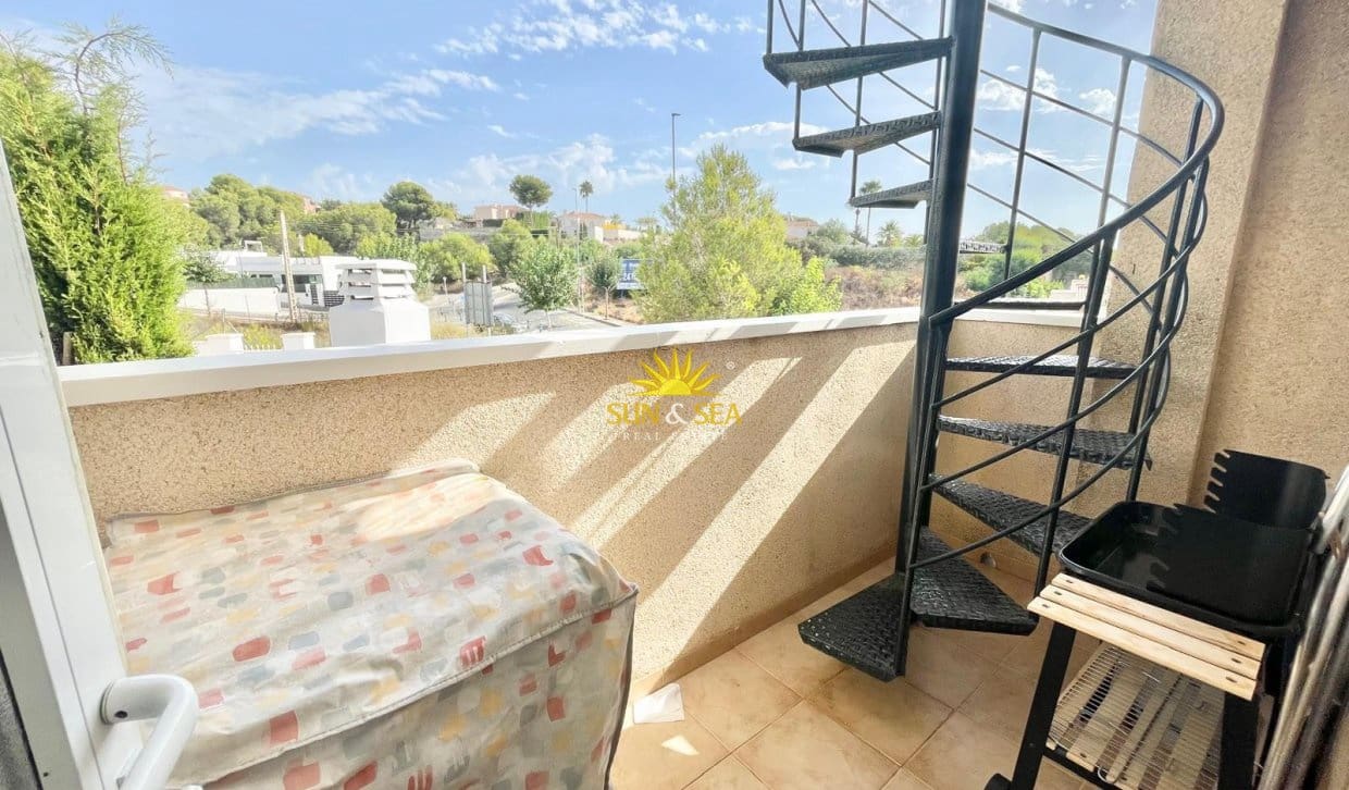 Maison de Ville de 2 chambres à louer à Pinar de Campoverde avec piscine - 1 100 € (Ref: 10029537)