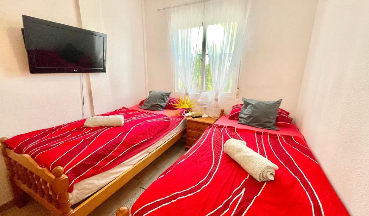 Maison de Ville de 2 chambres à louer à Pinar de Campoverde avec piscine - 1 100 € (Ref: 10029537)