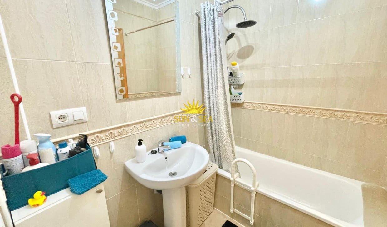 Maison de Ville de 2 chambres à louer à Pinar de Campoverde avec piscine - 1 100 € (Ref: 10029537)