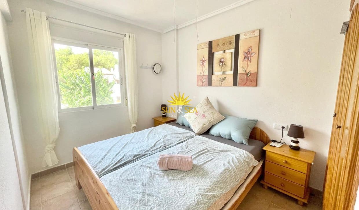 Maison de Ville de 2 chambres à louer à Pinar de Campoverde avec piscine - 1 100 € (Ref: 10029537)