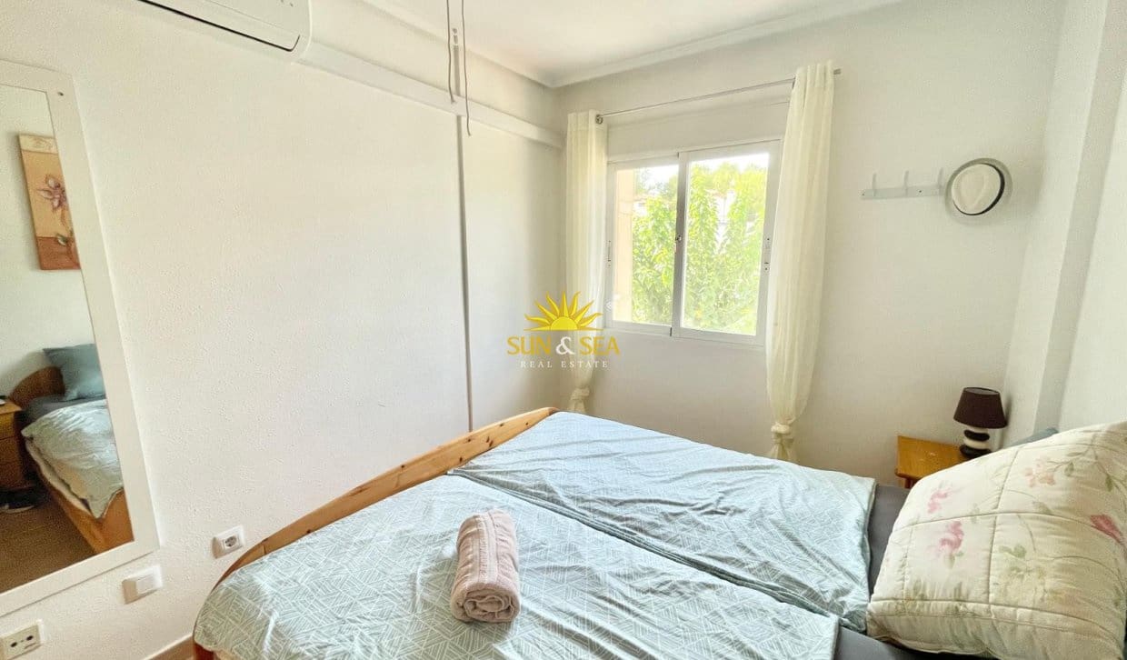 Maison de Ville de 2 chambres à louer à Pinar de Campoverde avec piscine - 1 100 € (Ref: 10029537)